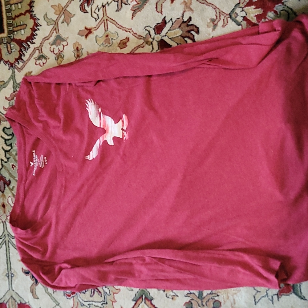 American Eagle t shirt